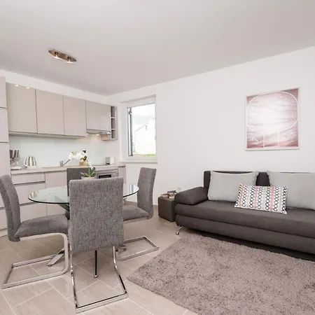 Iskra Pensionat Malinska