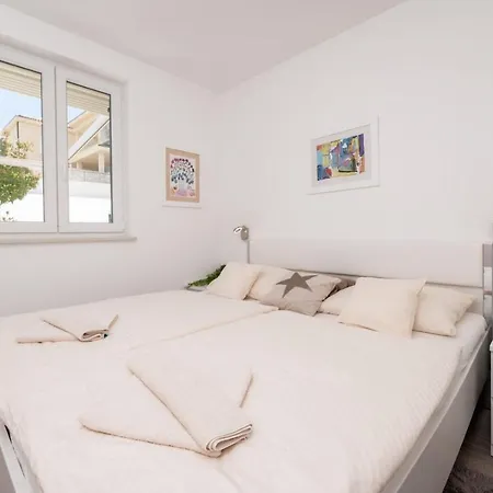 Pensión Iskra Malinska